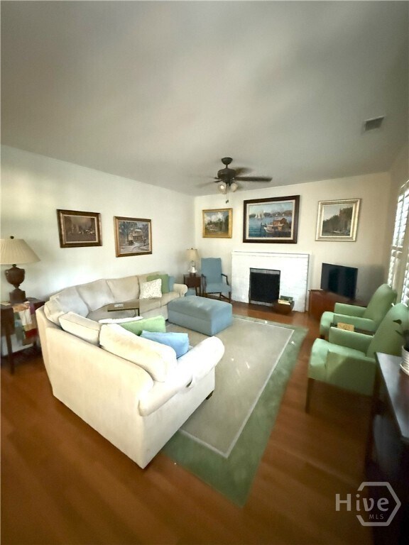 Foto del edificio - 410 E 56th St