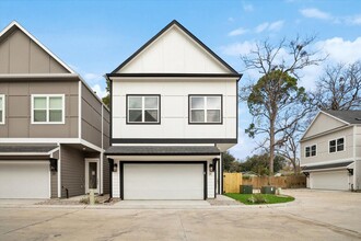 Building Photo - 211 Clark Rd