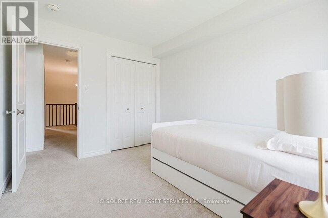 Building Photo - 674 Capricorn Cir