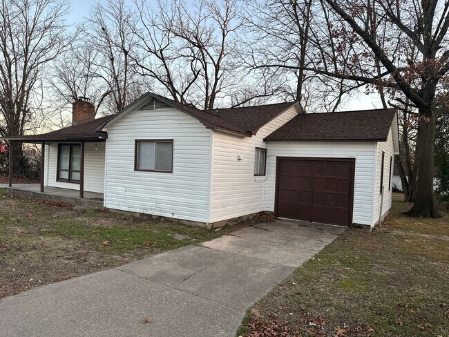 Foto del edificio - 1421 W Huntsville Ave