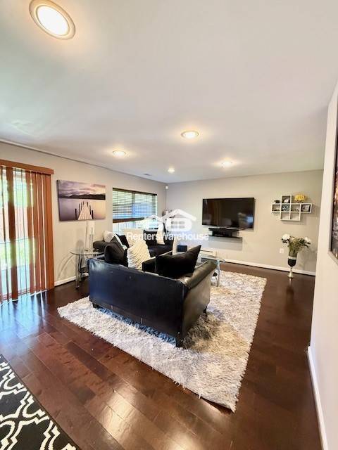 Foto del edificio - 4623 Kings Mill Way