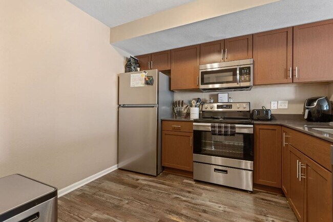 Foto del edificio - 2 Bedroom 1.5 Bath Spacious Townhome