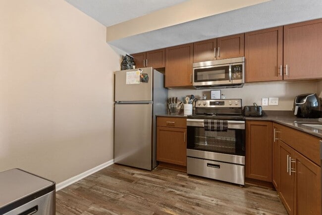 Building Photo - Rockford Townhomes East