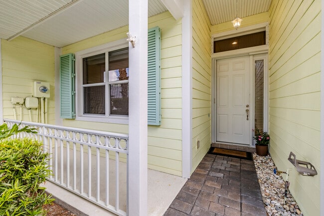 Front Porch and Door - 427 Pineapple Sq SW