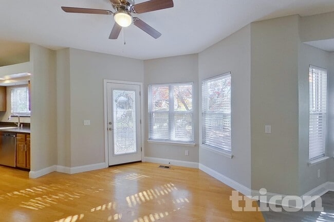 Building Photo - 2924 Kettering Dr