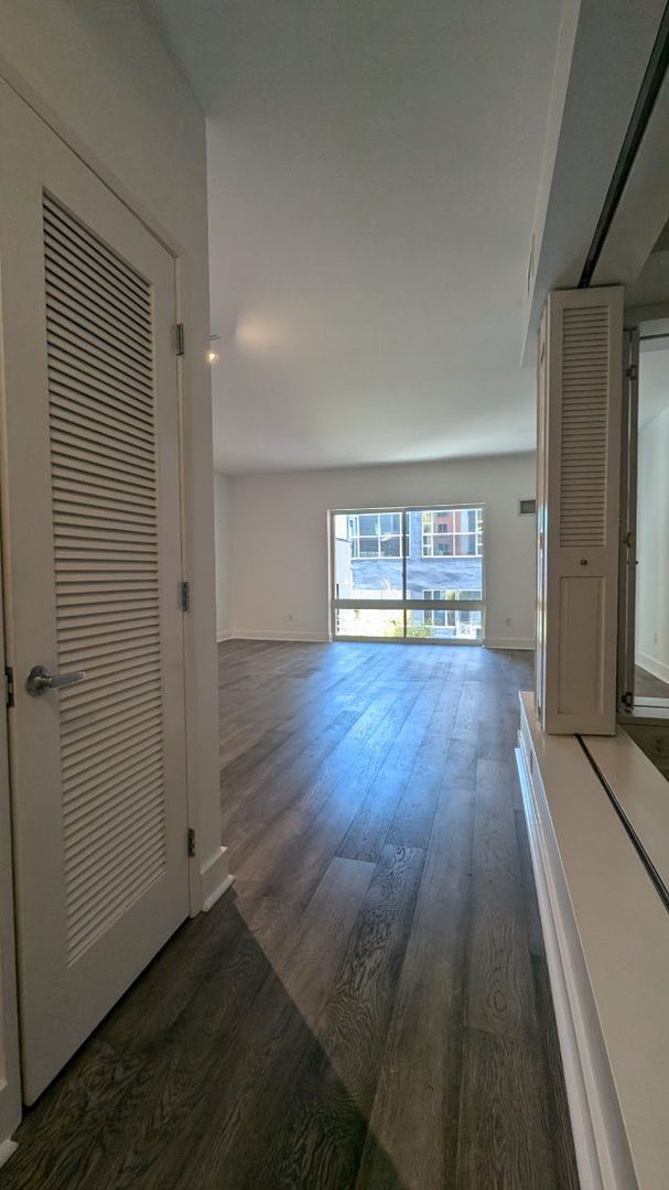 Building Photo - Epic REA - Spacious & Open floor plan 1BR ...