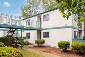 Building Photo - 1811 E Grand Ave