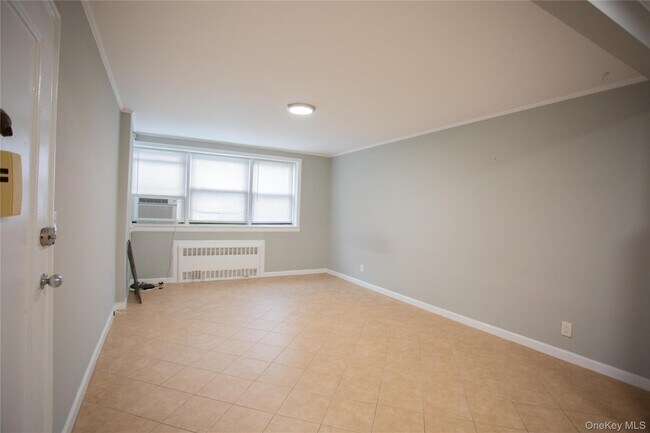 Foto del edificio - 302 E Broadway