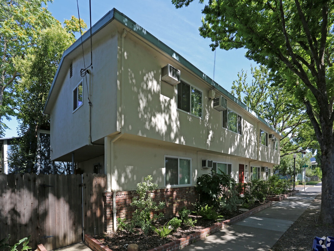 Building Photo - 1500 23rd St