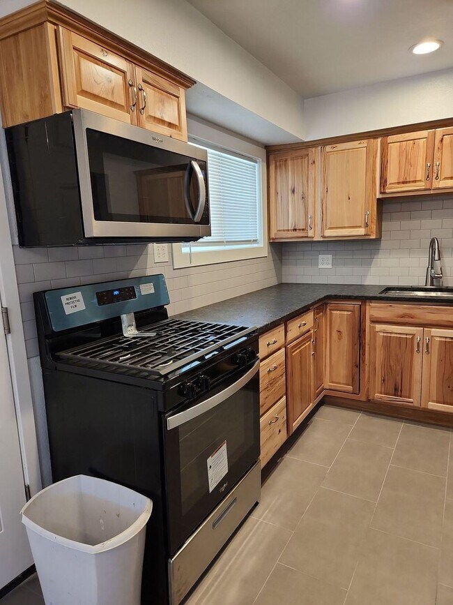 Foto del edificio - 3 br, 1 bath House - 2120 Main St SE