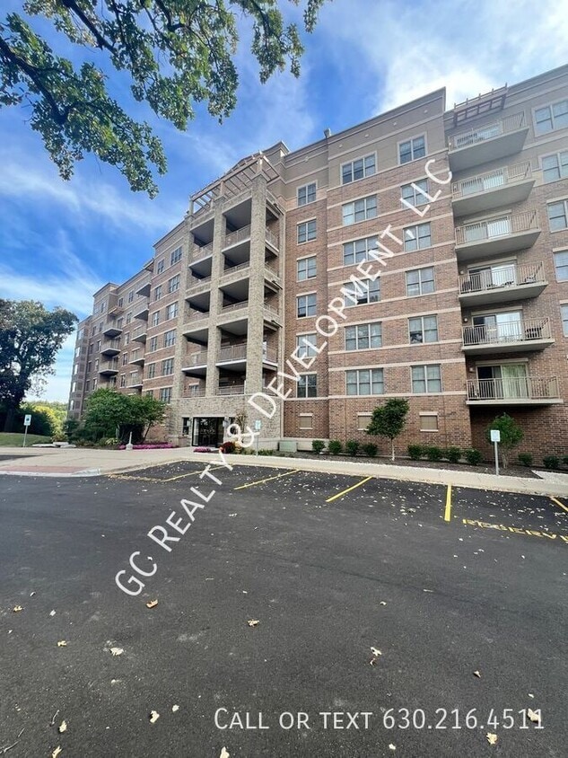 Primary Photo - 125 Lakeview Dr
