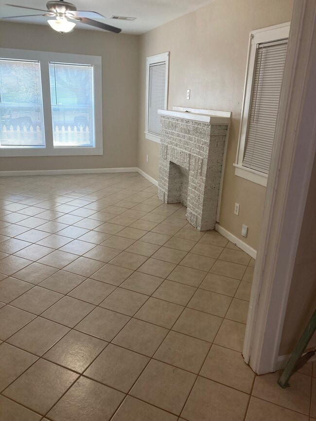 Building Photo - 4424 Avenue K