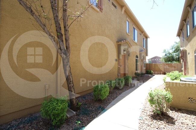 Building Photo - 1350 S Greenfield Rd