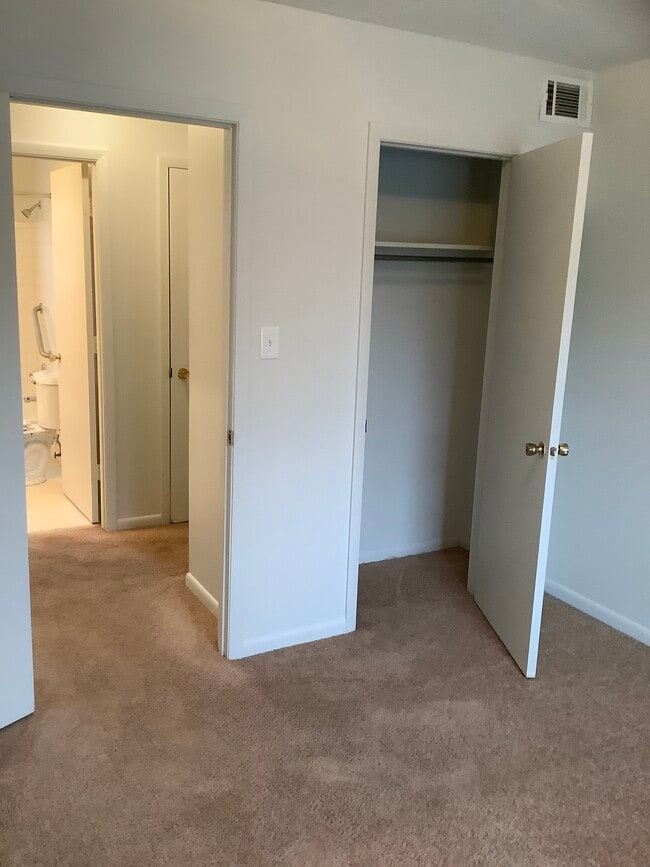 Building Photo - 5113 Valiant Drive