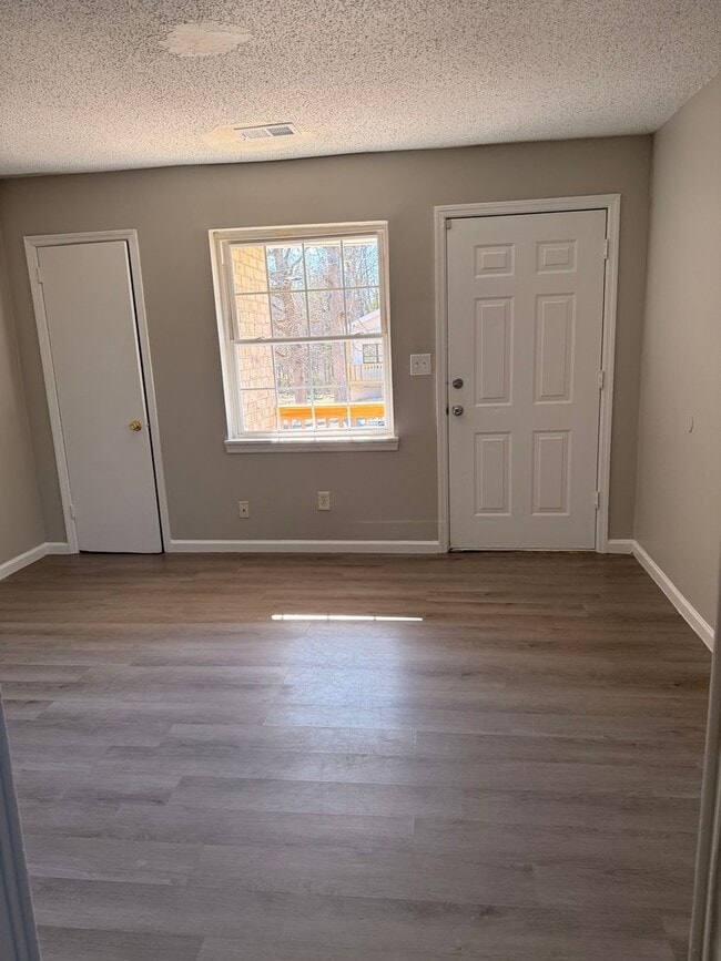 Foto del edificio - 6313 Talladega Ave