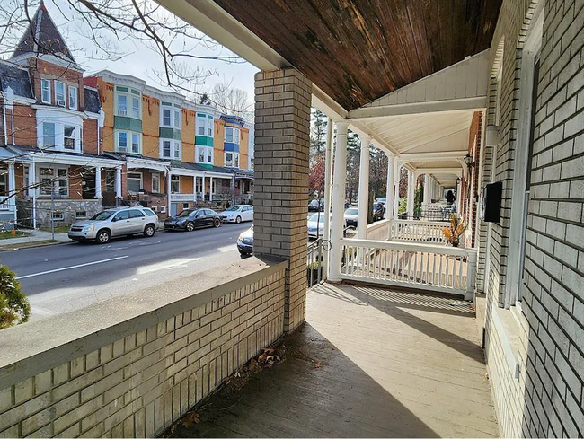 Building Photo - 1501 W Turner St