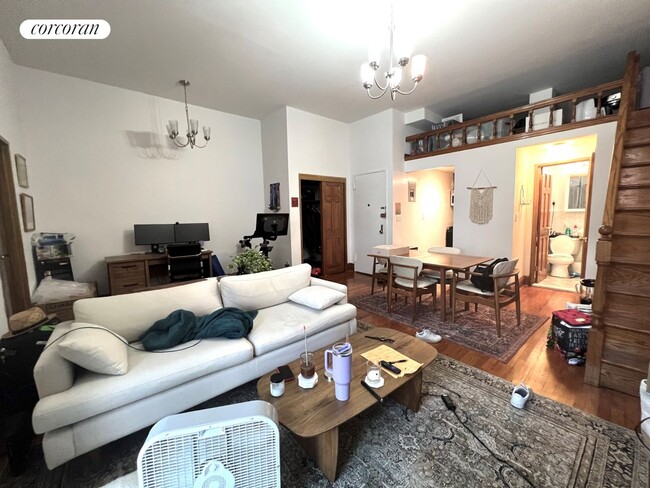 Foto del edificio - 143 W 75th St