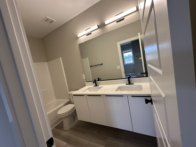 Bathroom2 - 2018 Titanium Rock Rd