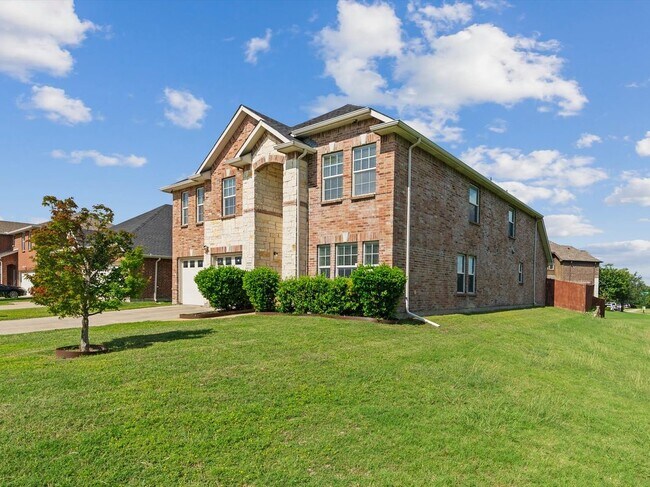 Building Photo - 13287 Fowler Dr