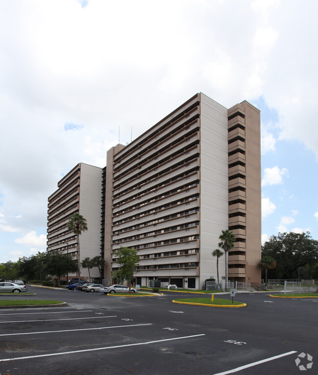 Foto del edificio - Centennial Towers