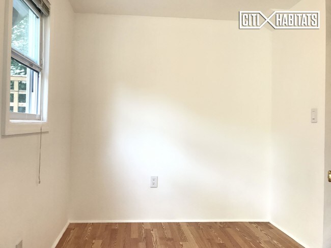 Foto del edificio - 150 Putnam Ave