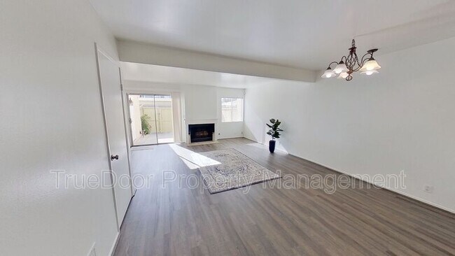 Foto del edificio - 6 Fox Hollow