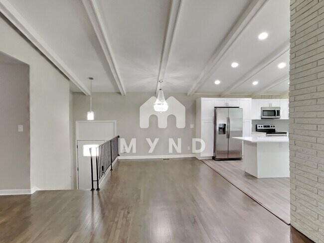 Foto del edificio - 1322 N Cliff Valley Way NE