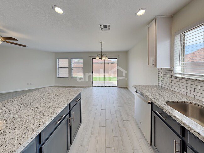 Foto del edificio - 3894 W Oak Springs Terrace