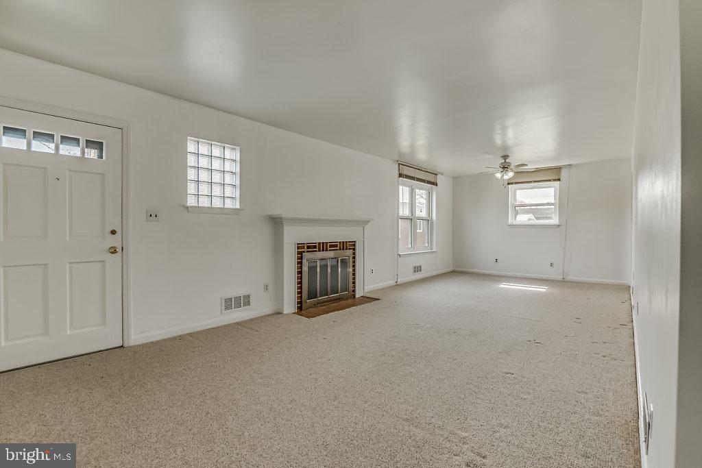 Primary Photo - 854 N Greenbrier St