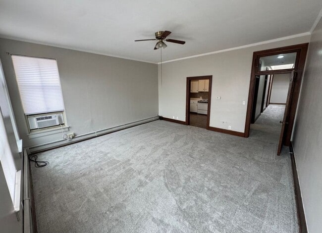 Foto del edificio - 1 bedroom/ 1 bath Upstairs Apartment