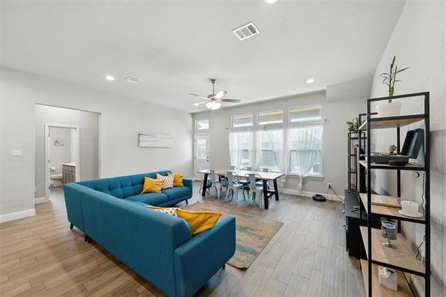 Foto del edificio - 3451 Hidden Holw Dr