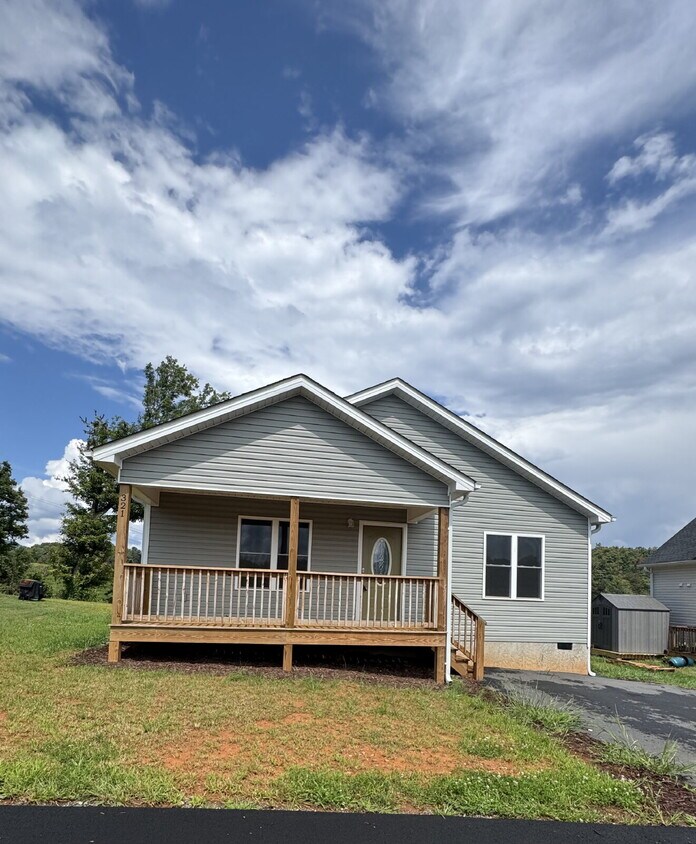 Primary Photo - 321 Quinn Hill Ln