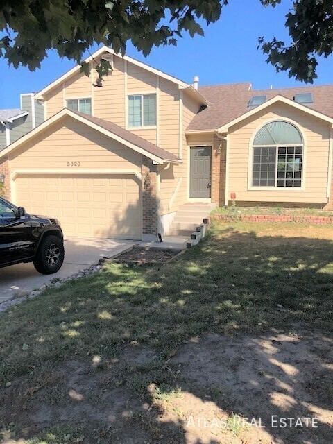 Primary Photo - 3820 Dolphin Cir