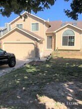 Building Photo - 3820 Dolphin Cir