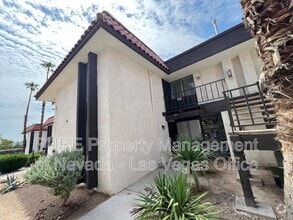 Building Photo - 1405 E Vegas Valley Dr
