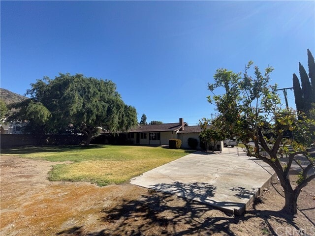 Building Photo - 511 N Yucca Ridge Rd