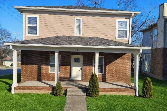 Photo - 944 33rd Ave N House