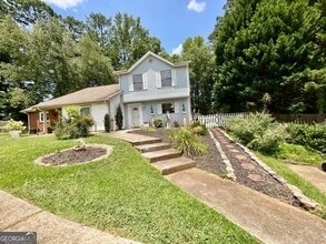 Building Photo - 5073 Village Green Way