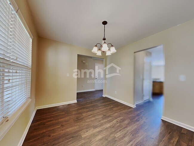 Building Photo - 2109 Stonegate Court