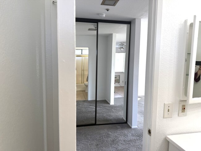 Foto del edificio - 10777 Walnut St