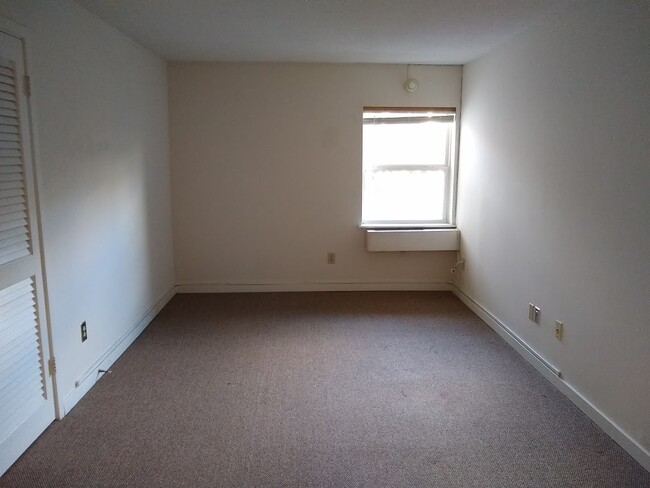 Bedroom - 163 South St