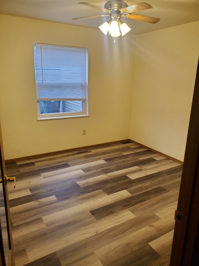 Foto del edificio - 1316 N Hume Ave