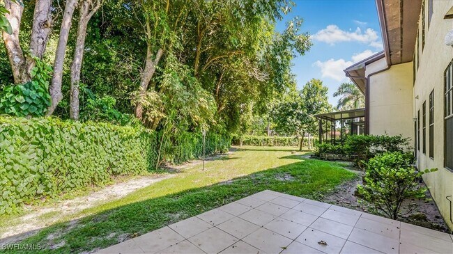 Foto del edificio - 5288 Treetops Dr