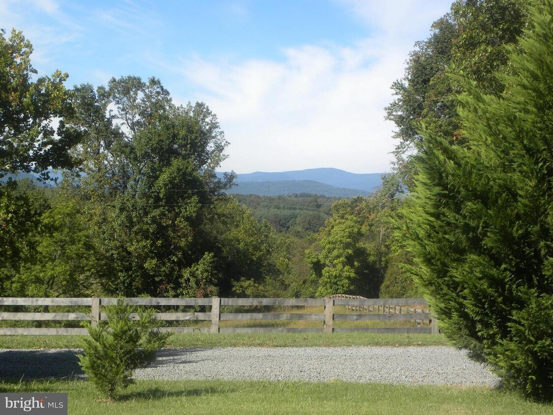 132 Dodson Rd, Amissville, VA 20106 House for Rent in Amissville, VA