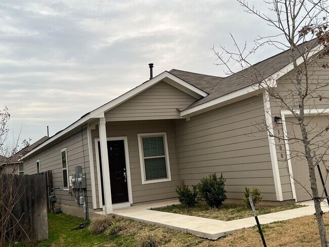 Building Photo - 3405 Lodgepole Dr