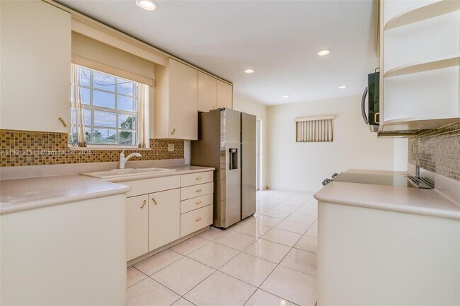 Foto del edificio - 9270 SW 15th St