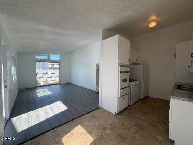 Foto del edificio - 728 Sidonia Ave