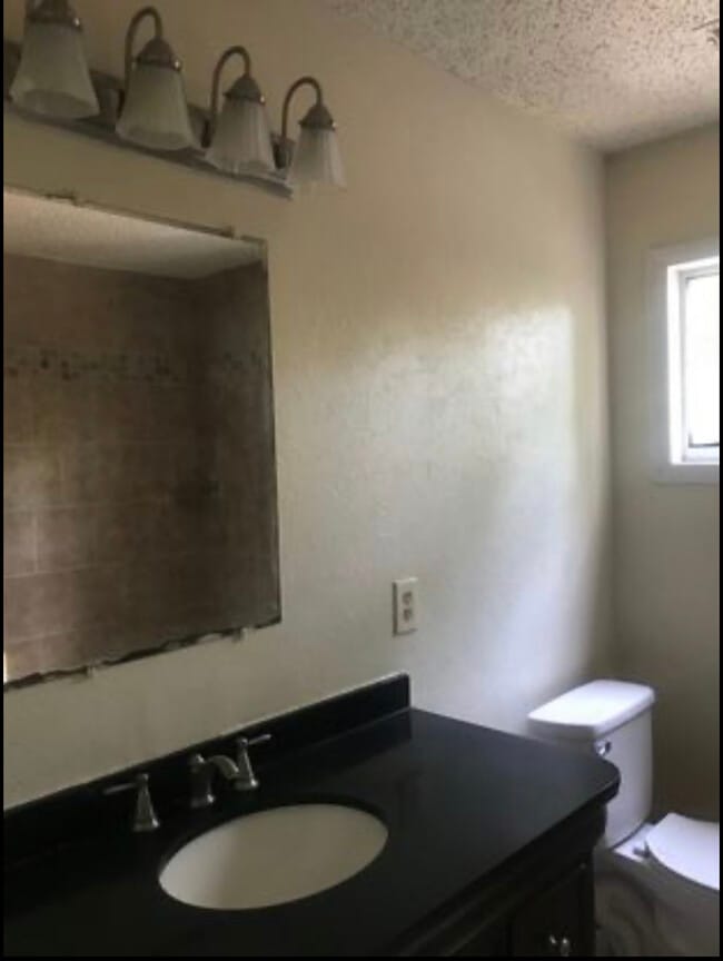 Building Photo - 615 Emerald Dr