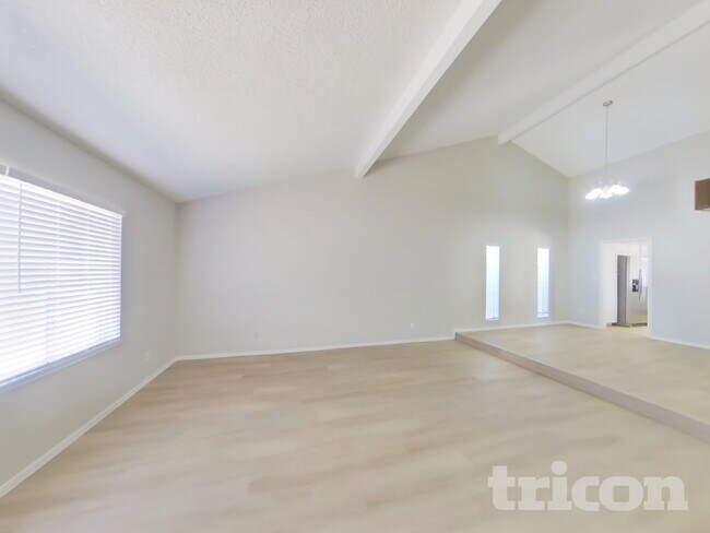 Building Photo - 3629 W Kelton Ln