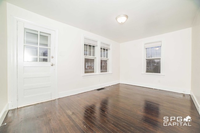 Building Photo - 40 E Hanover St